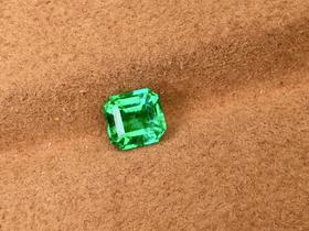 0.8ct 祖母绿裸石