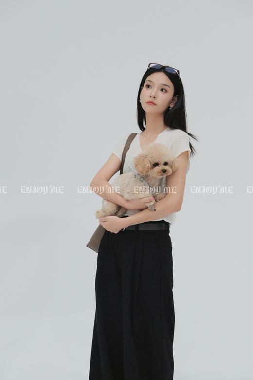 【门店同款】ENJOY秋季less is more纯色V领针织 158894657 商品图1