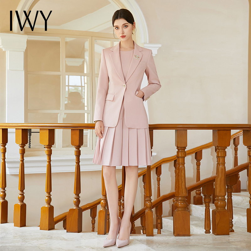 IWY/粉色西装套装时尚洋气减龄显瘦遮肉两件套连衣裙女高端西C2036+Q1188