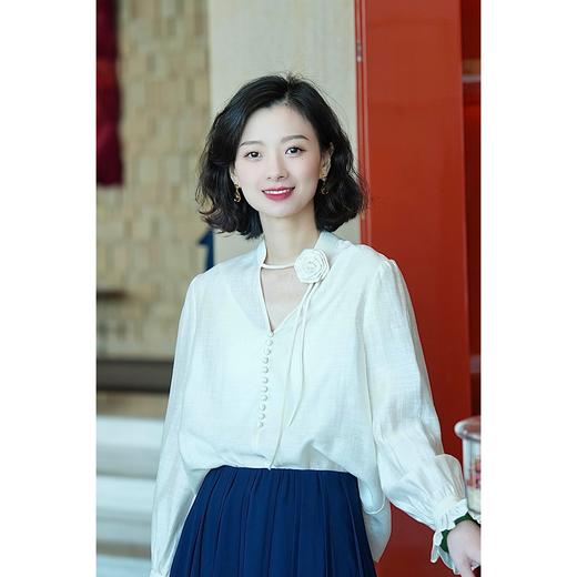 西子/【玫瑰故事】醋酸亚麻V领设计感系带玫瑰衬衫衬衣/SYBH245 商品图2