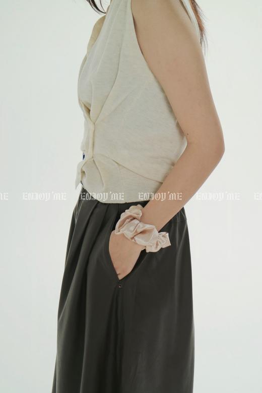 【门店同款】ENJOY秋季less is more斜扣V领针织衫 158892942 商品图1