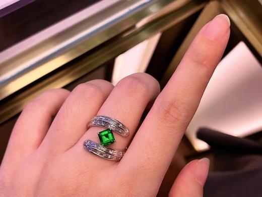 0.81ct 5.75g 祖母绿戒指 商品图4