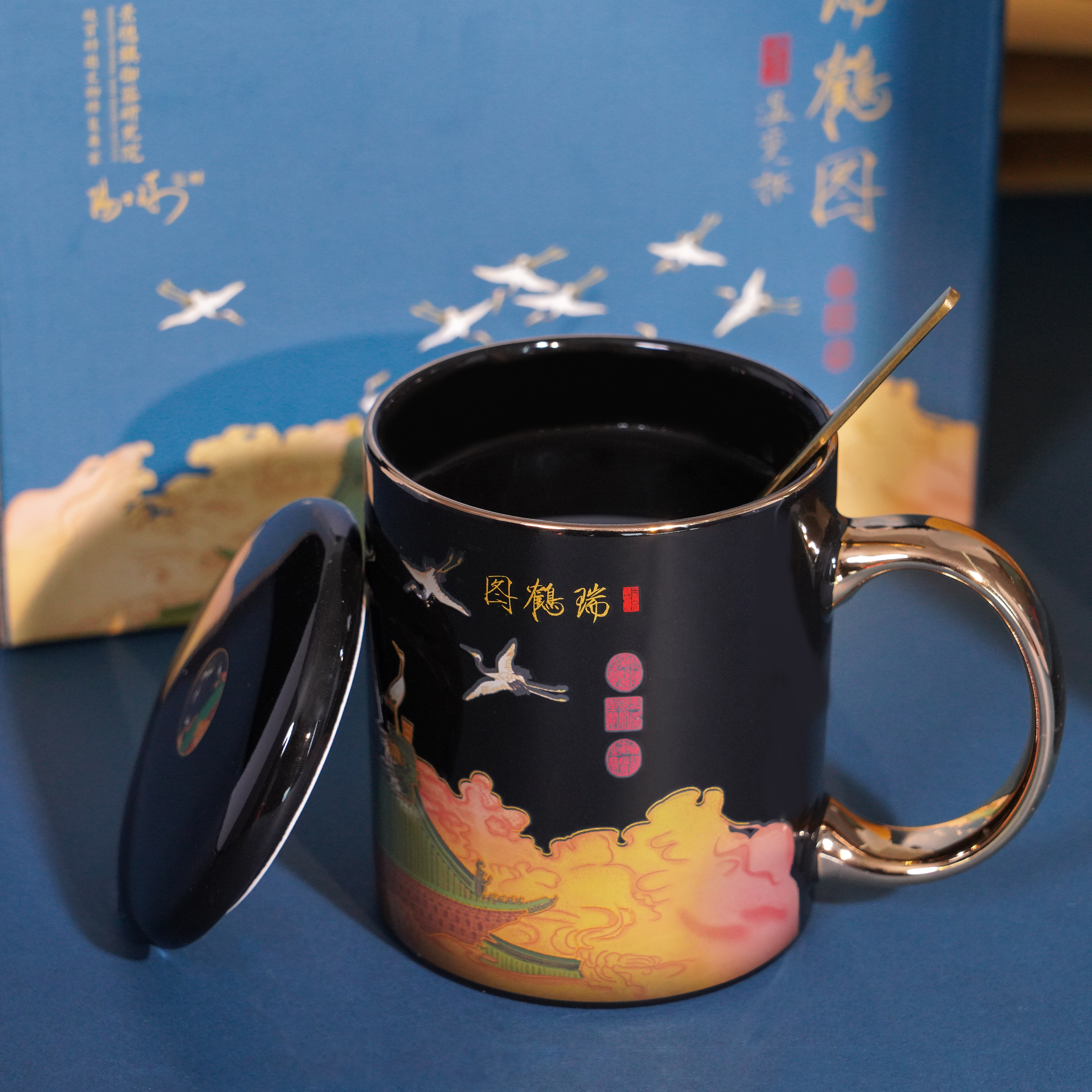 《瑞鹤图》感温变色杯 中国景德镇御器研究院出品 “当代督陶官”阳士琦大师监制