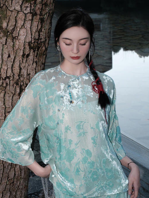 盛唐婧 |蒂芙尼蓝国风丝绒上衣&直筒裤套装 商品图1