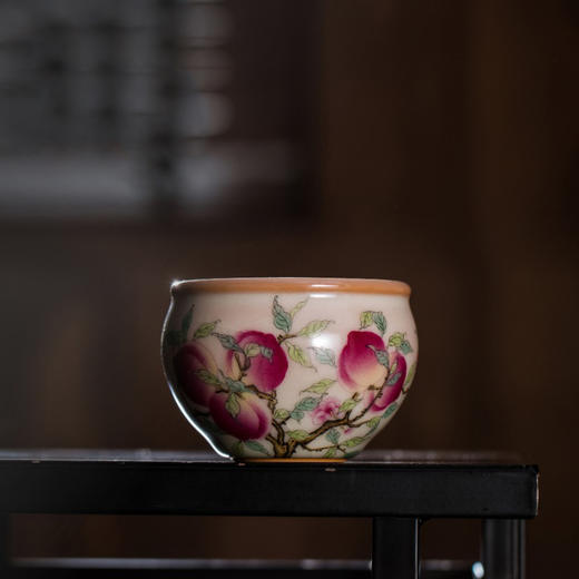 问鼎松涛彩绘哥窑晴雪杯（菊蕊飘香)江涵杯（鸟啼新果）映空杯（倩桃为寿）晴雪杯（梅竹鸟栖）晴雪杯（年年有余）朔风杯（多子石榴）（缺货） 商品图0