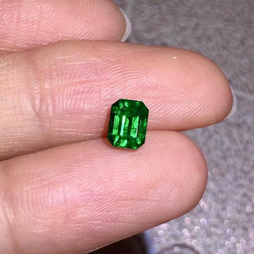 0.87ct 祖母绿裸石 商品图2