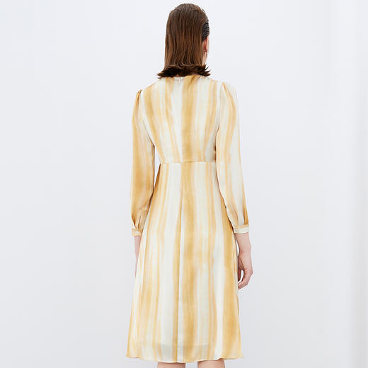 EITIE爱特爱秋季新时尚撞色V领收腰A字连衣裙女7507231 商品图4