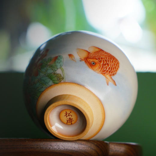 问鼎松涛彩绘哥窑玉盈杯（莲年有余）（缺货） 商品图3