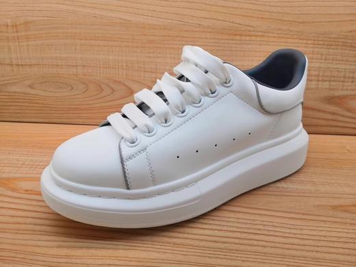 豪行皮女鞋22319052时尚厚底麦昆单鞋 商品图0