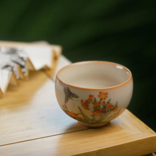 问鼎松涛彩绘哥窑浮白杯（水仙缥缈）（缺货） 商品图4