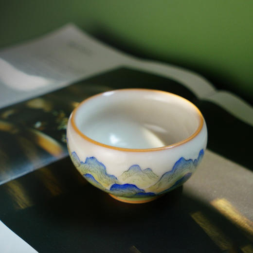 问鼎松涛彩绘哥窑沧澜杯（高洁孤傲）浮白杯（沧海鹤归）江涵杯（青绿山水）（缺货） 商品图1