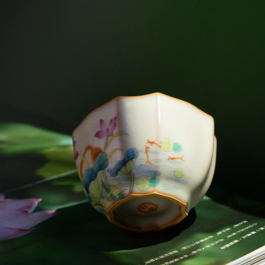 问鼎松涛彩绘哥窑簪花杯（福寿绵长）玲珑杯（莲蓬荷花）（缺货） 商品图4