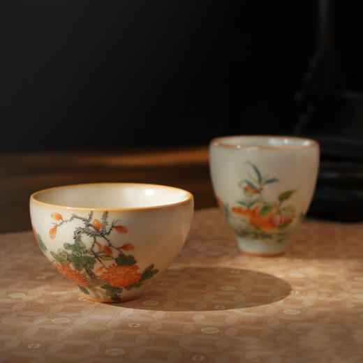问鼎松涛彩绘哥窑玉盈杯（菊蕊飘香）（缺货） 商品图2