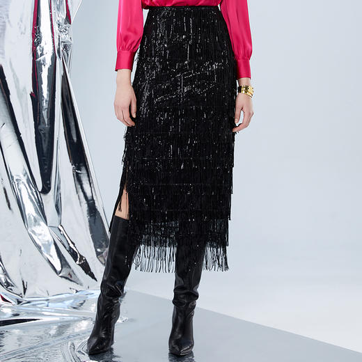 EITIE爱特爱秋季新款时尚流苏包臀显瘦高腰半身裙女7506211 商品图3