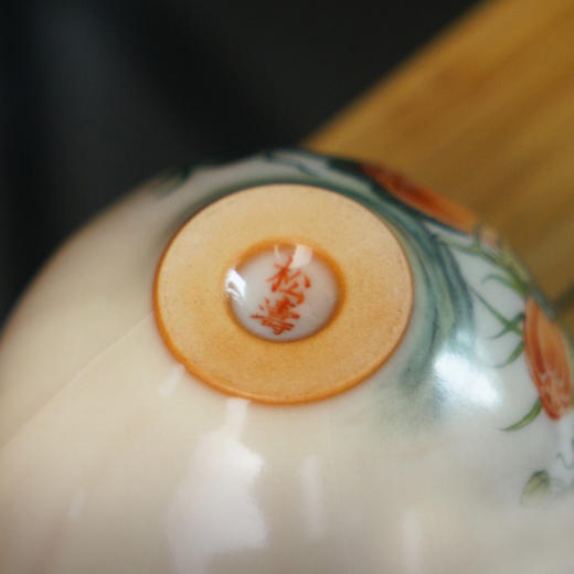 问鼎松涛彩绘哥窑莲瓣纹杯（瓜熟蒂落）（缺货） 商品图4