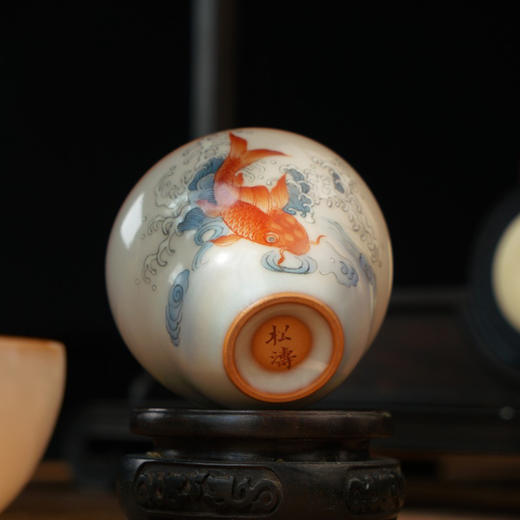 问鼎松涛彩绘哥窑浮白杯（芦苇鸟）雪羽杯（年年有鱼）寒云杯（瓜熟蒂落）梅竞杯（龙鱼沧海）（缺货） 商品图2