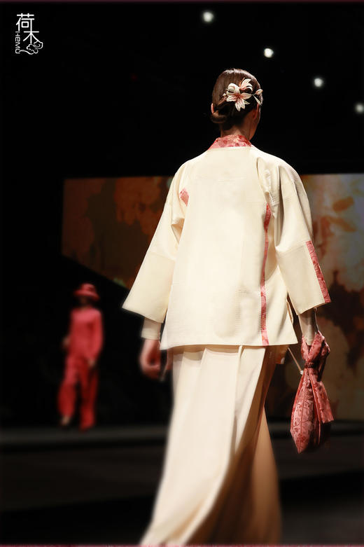 荷木HEMU丨秋月·缠花饰品茶花/百合花胸针 发梳 商品图5