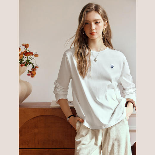 
OLrain欧芮儿纯棉白色长袖T恤女秋季2024年新款圆领刺绣休闲上衣 商品图3