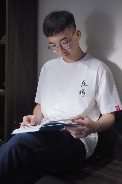 【断码清仓】南方周末“在场”独家纪念T恤 | 不退不换，介意慎拍 商品图3