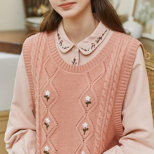 Famecoco花朵刺绣针织背心马甲叠穿女冬FAB8CA042 商品图1