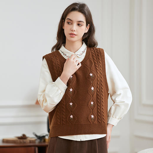 Famecoco花朵刺绣针织背心马甲叠穿女冬FAB8CA042 商品图2