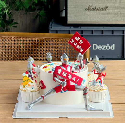 奥特曼 7 号 蛋糕加纸杯组合（需要提前2天预定） 商品图1