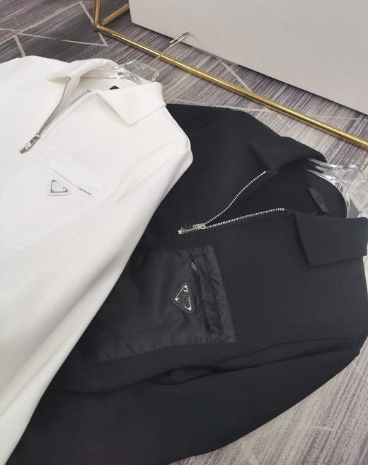 金属三角标 2024秋季新款 胸前贴布口袋 拼接半拉链翻领卫衣 Z-11895 商品图0