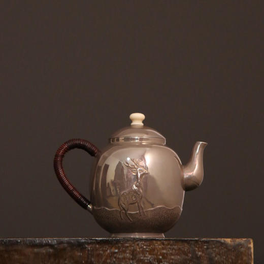 问鼎银壶望鹿壶 （缺货） 商品图0