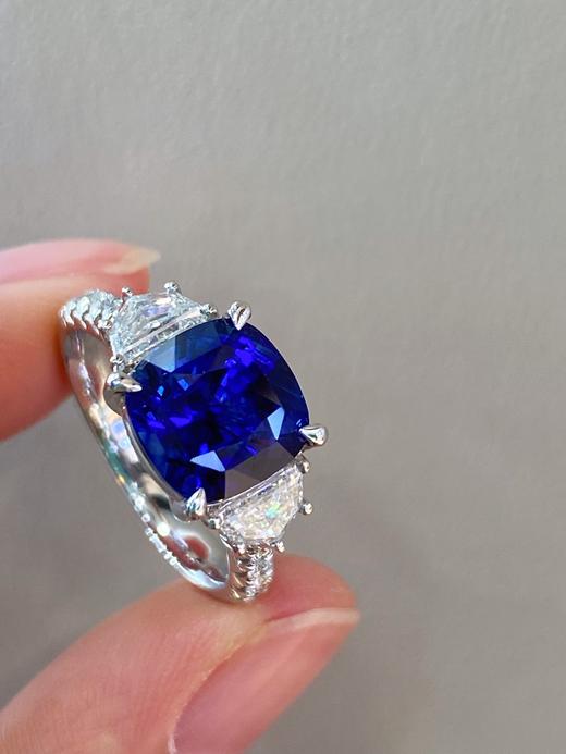 5.05ct 5.66g 蓝宝石戒指 商品图1