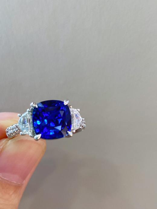 5.05ct 5.66g 蓝宝石戒指 商品图2