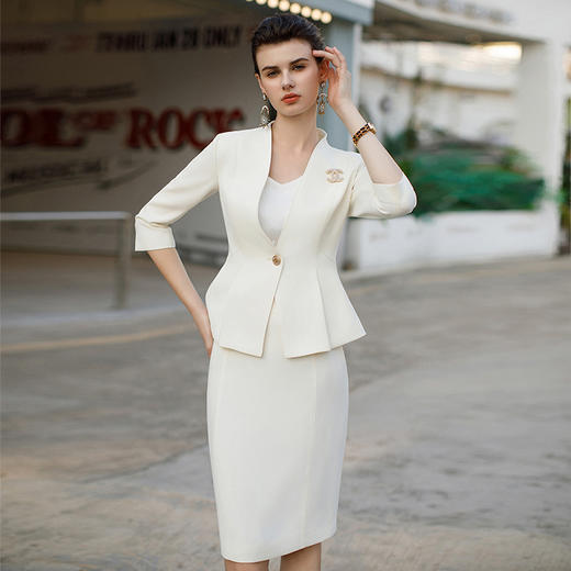 IWY/米白色气质优雅七分袖西装包臀裙时尚通勤套装春秋新款CS1958 商品图2