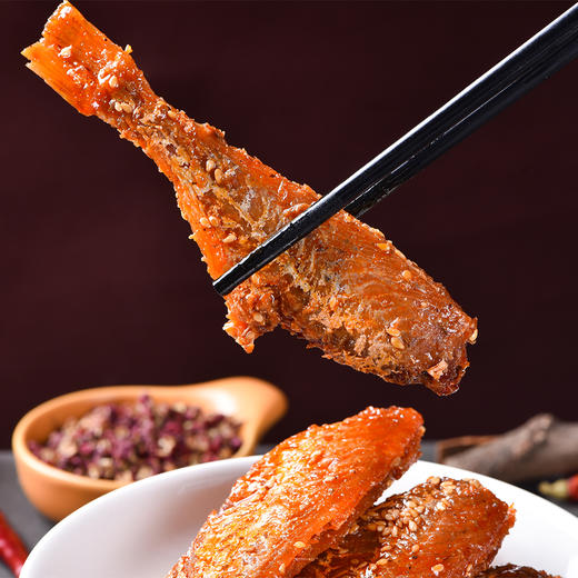 香辣剥皮鱼220g，甜辣入味、创新炒制、刺少肉多，三峡民俗风味小吃 商品图2