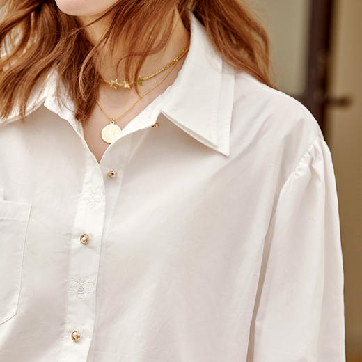 
欧芮儿法式白色长袖衬衫女新款2024双层领蜜蜂刺绣宽松职场衬衣 商品图3