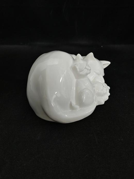 英国科尔伯特骨瓷猫咪摆件，猫妈妈趴着睡着了 商品图4