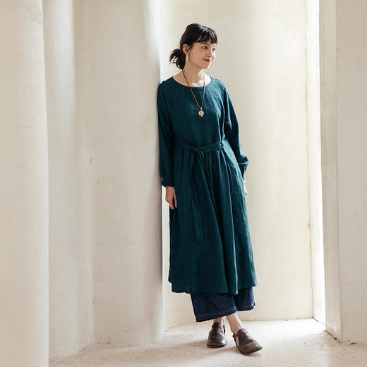 绽放旅行女装524朵/重磅进口亚麻高腰细褶收腰显瘦圆领长袖连衣裙 商品图1