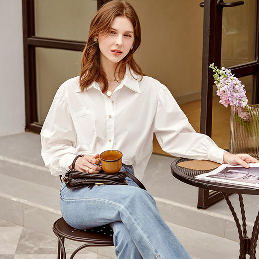 
欧芮儿法式白色长袖衬衫女新款2024双层领蜜蜂刺绣宽松职场衬衣 商品图1