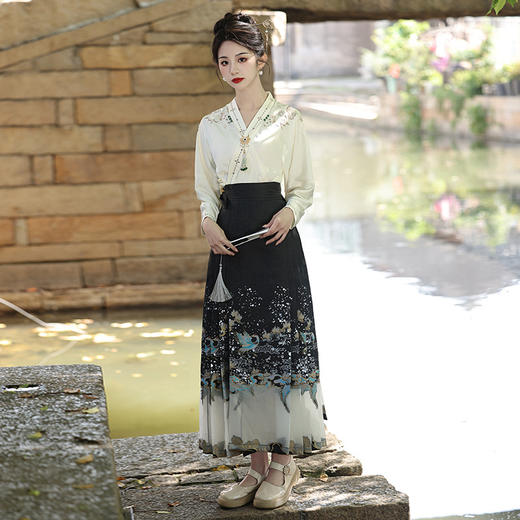 高端汉服明制通勤日常重工织金汉服套装新中式马面裙MLS158 商品图4