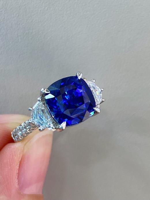 5.05ct 5.66g 蓝宝石戒指 商品图0