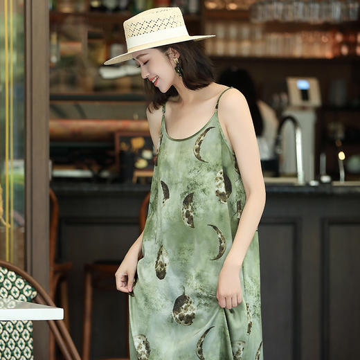 OY-24504法式茶歇缎面吊带裙2024夏季新款精致气质长款修身连衣裙24504 商品图1