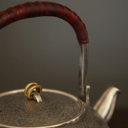 问鼎银壶唐草纹汤沸（银色）（缺货） 商品图1