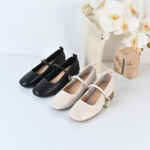 经典鲨2024年秋新款纯色百搭圆头中粗跟通勤浅口舒适单鞋女KW163-D37091 商品图1