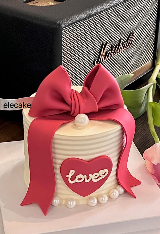 玫红蝴蝶结蛋糕 商品图0