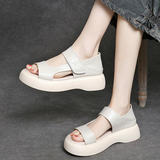 YU 5099厚底凉鞋露趾沙滩鞋软底防滑凉拖鞋 商品图1