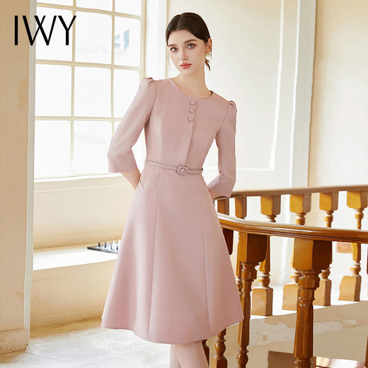 IWY/法式轻奢七分袖粉色连衣裙气质时尚高级感女神范通勤干练百褶裙Q1173 商品图1