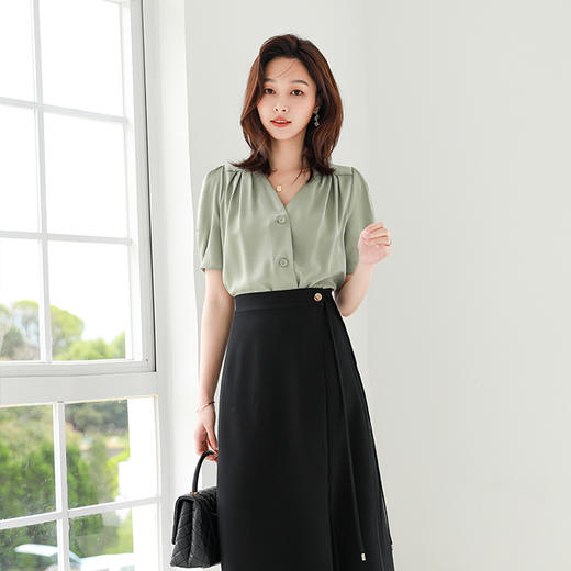 火桐hooton重磅V领抽褶真丝短袖779103 商品图5