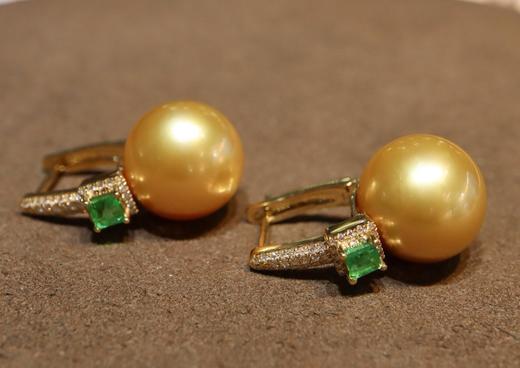 519025 天然南洋金珍珠耳环 18k金钻石祖母绿厚金镶嵌，珠子圆珠浓金强光几乎完美，精致轻奢款 大小13.2mm 超值价💰9000/对 商品图4