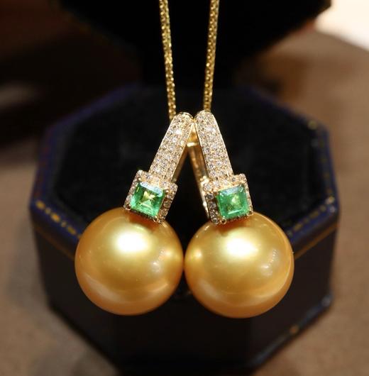 519025 天然南洋金珍珠耳环 18k金钻石祖母绿厚金镶嵌，珠子圆珠浓金强光几乎完美，精致轻奢款 大小13.2mm 超值价💰9000/对 商品图0