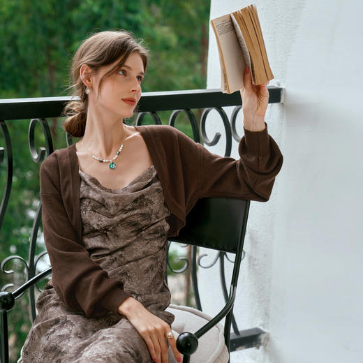 
欧芮儿法式针织开衫女短款早秋2024新款气质外搭坎肩空调衫上衣薄 商品图1