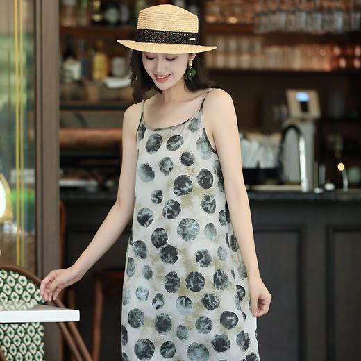 OY-24501法式缎面吊带裙2024夏季新款度假气质宽松显瘦长款连衣裙24501 商品图1