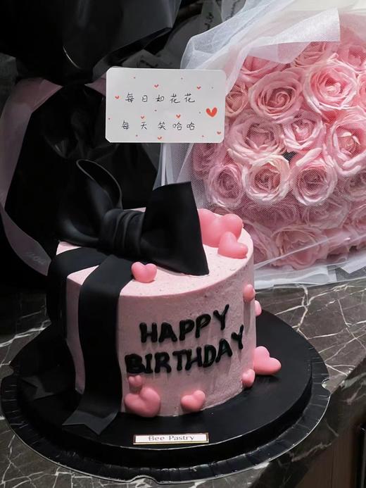 黑粉蝴蝶结爱心蛋糕 商品图0